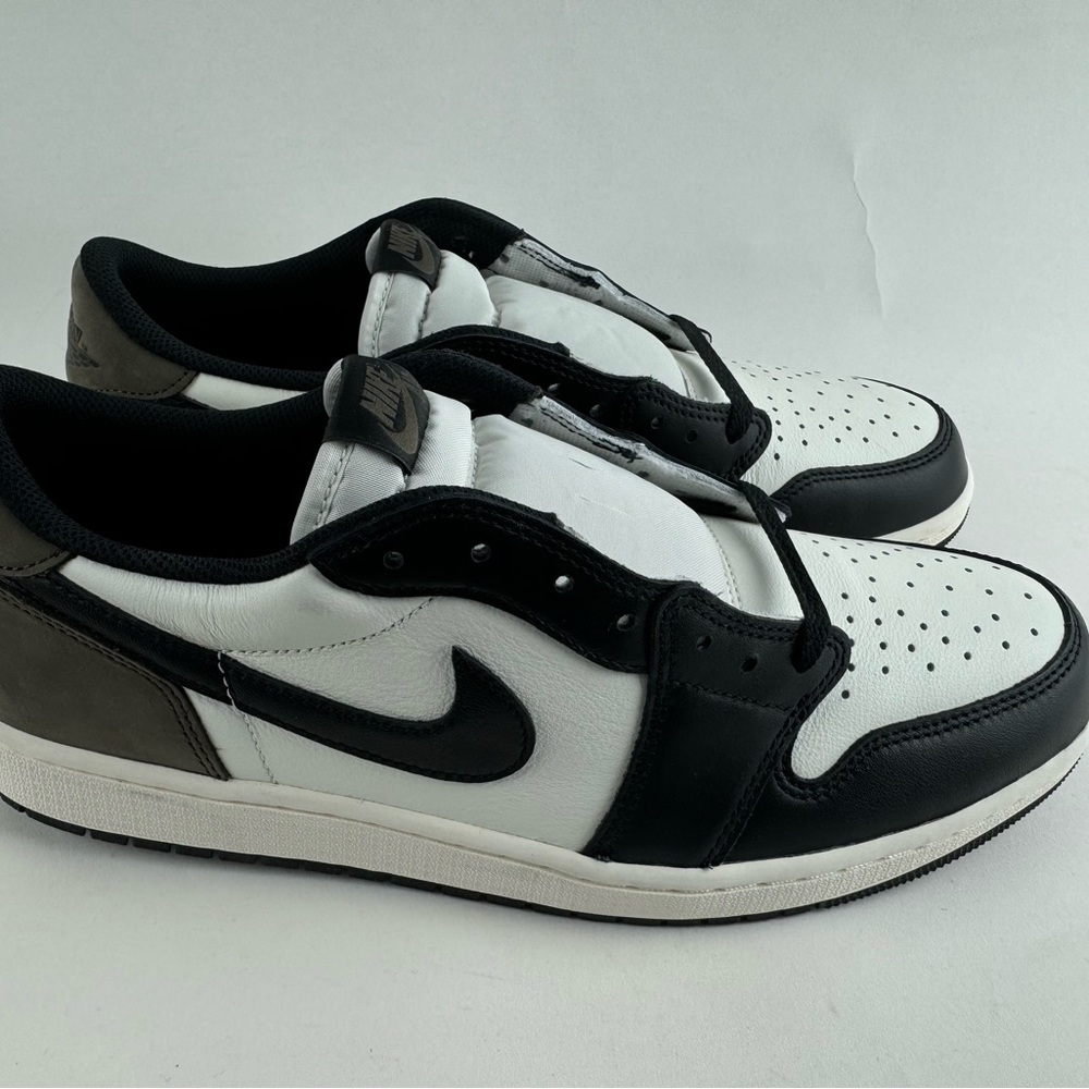 New DS Nike Jordan 1 low OG mocha sz 12